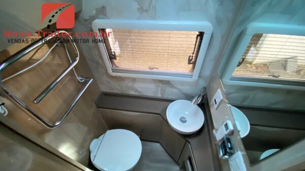Motor home Neway Riverside 07