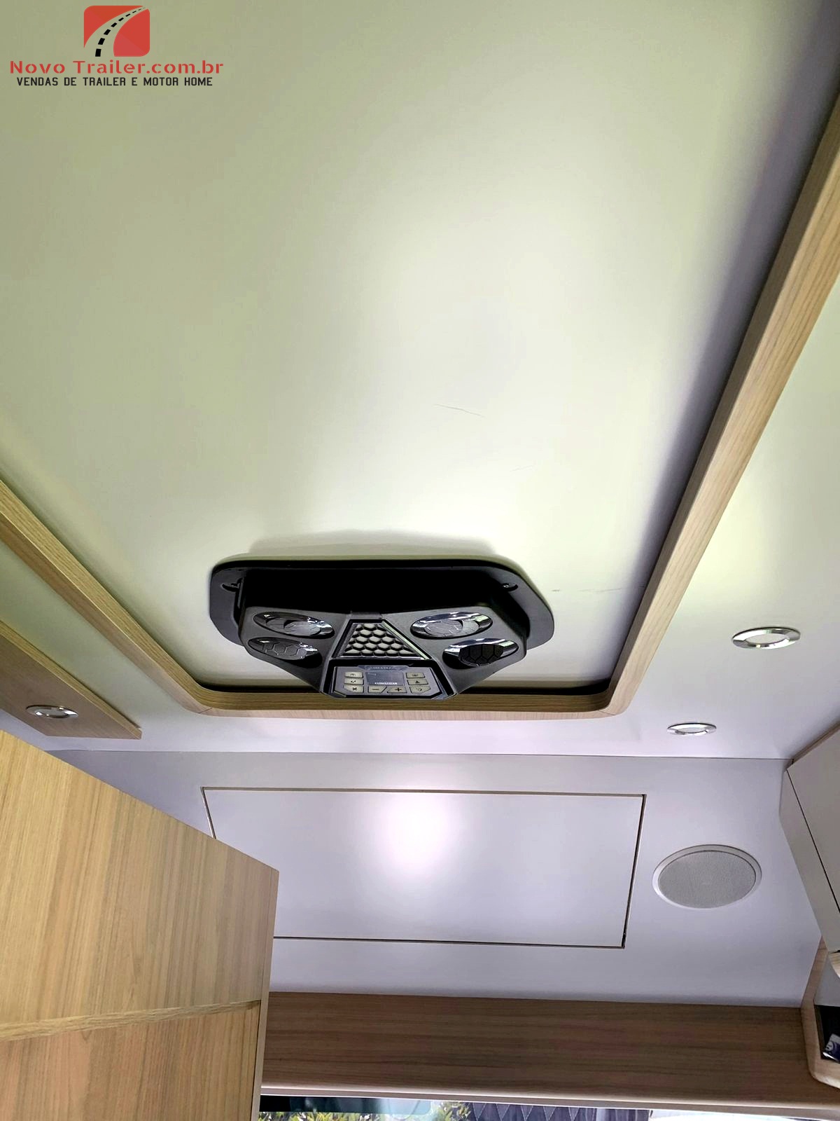 MOTORHOME MICRO-ÔNIBUS VOLARE W8 2005 - Imagem 10