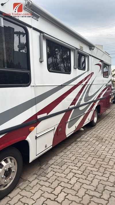 Motorhome Industreiler Vitoria Star Vw 9-160 com SLIDE OUT - Imagem 4